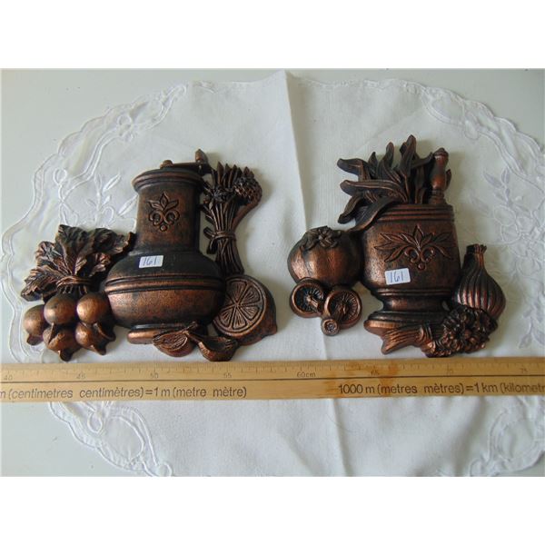 VINTAGE 2960’S 70;S COPPER TONE PLASTIC WALL DECORATIONS 1976 DART IND