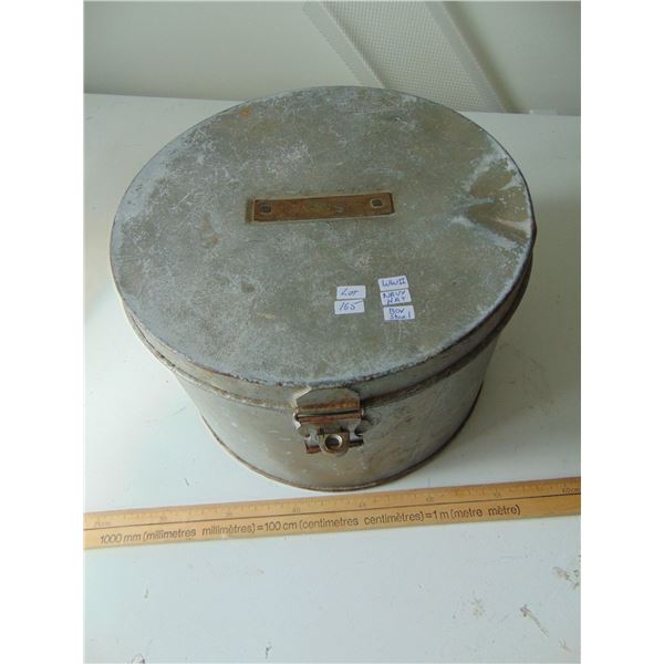 WW 2 STEEL NAVY HAT BOX WITH BRASS NAME PLATE JACKSON
