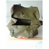 Image 2 : 1972 MILITARY FIELD RESCUE EMPTY FIRST AID SACHEL
