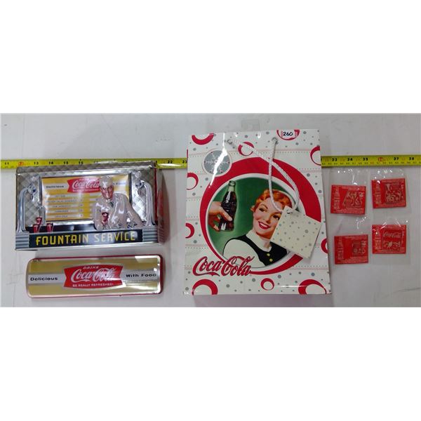 Coca Cola Lot - Gift Bag, 4 Pins, 1 Tin