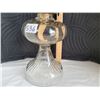 Image 2 : Vintage Clear pedestal oil lamp.