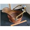 Image 4 : Vintage full size Copper Coal Hod with porcelain handles. Made in Holland.