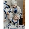 Image 3 : Vintage porcelain china clock depicting French Provincial couple. Made in Japan