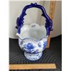 Image 1 : Blue and white china basket.