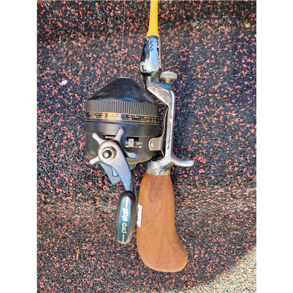 Vintage Zebco 888 graphite Pistol grip fishing rod. Screwlok 1948