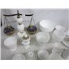 Image 3 : 17 Pieces of Vintage Milk Glass
