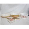 Image 1 : Lot of 3 Pyrex Dishes and 1 Fire King Divided Dish