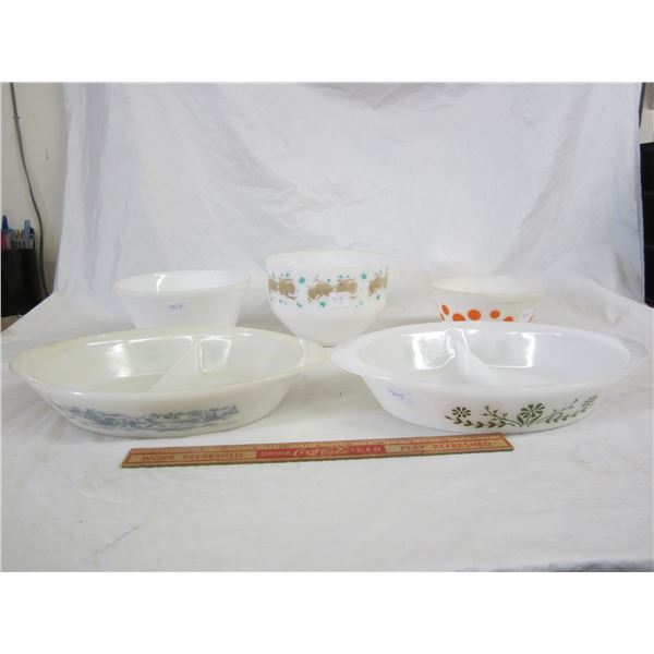 Lot of 5 Vintage Kitchen Ware 3 Federal and 2 Glass Bake