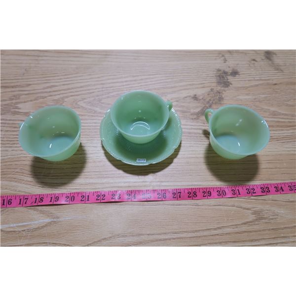 Anchor/Hocking Fire-King Tea Cups X3 and Saucers X2