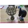 Image 1 : Standing Decorations X2 Horse and Globe