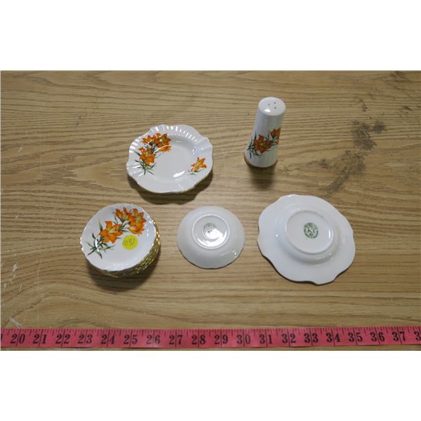 Praie Lily Royal Windsor Bone China - Tiger Lily Design - 9 Piece - Shaker and 9 small dishes