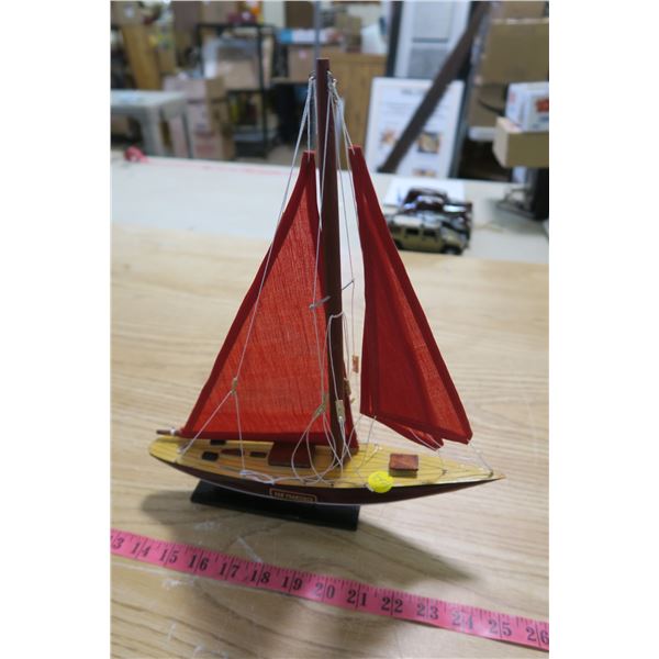 San Francisco Model Suvenier Boat