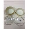 Image 3 : 2 Pyrex bowls & lids 6" across