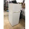 Image 1 : fridge