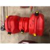 Image 1 : 3 jerry cans