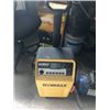 Image 1 : dewalt battery charger