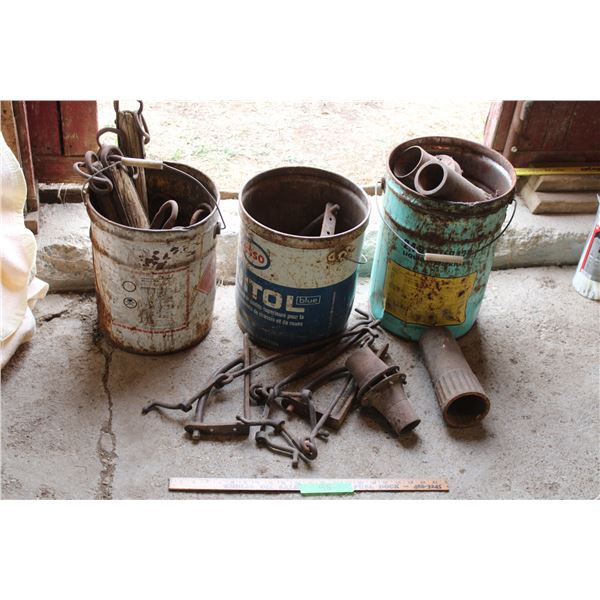 Buggy and Wagon Parts (3 Pails)
