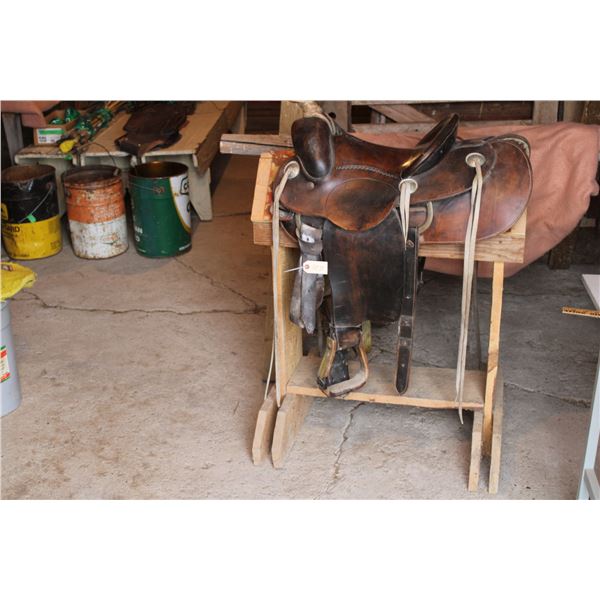 Great West Saddlery Saddle and Wooden Stand