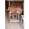 Image 4 : Riley McCormick 410 Saddle with Wooden Stand