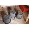 Image 3 : (3) Feed Pails