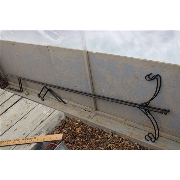 2 Pot Hangers with Pegs