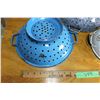 Image 3 : 3 Enamel Ware Strainers