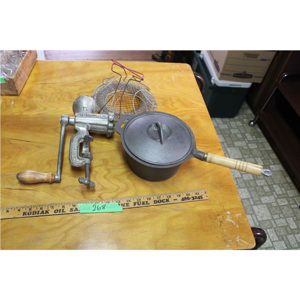 Cast Iron Pot No.5 Dominion Grinder Misc