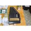 Image 2 : Auto Harp with Auto Harp Book (Steel Strings Extra)