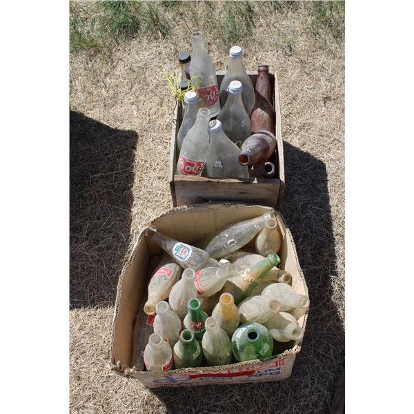 2 Boxes of Vintage Pop Bottles Beer Bottles Bodnarus Auctioneering