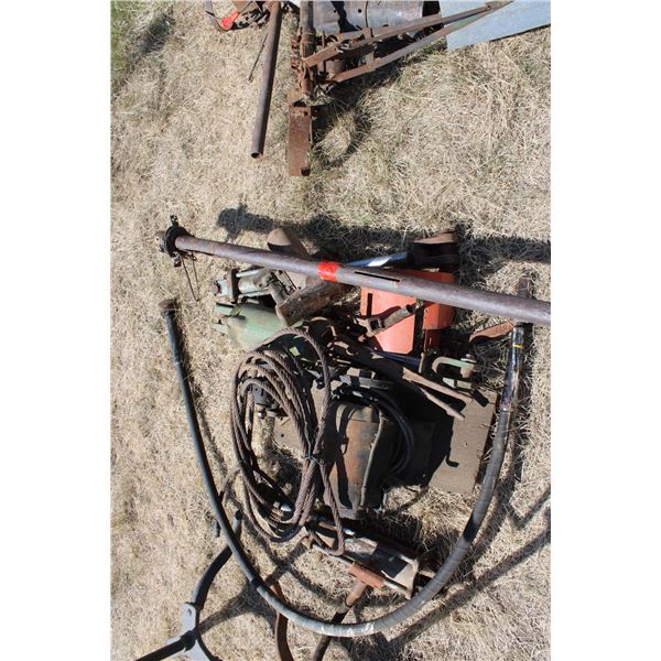 2 Hydraulic Cylinders Cable Misc