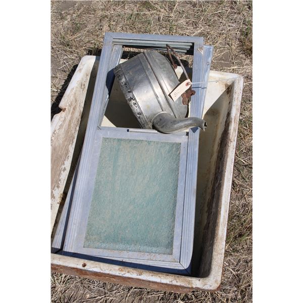 Kettle 2 Windows and Sink