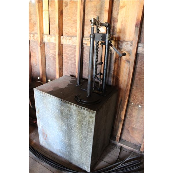 Oil Dispenser Storage Bowser