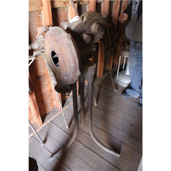 Forge Blacksmith Blower on Stand (Champion)