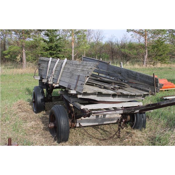 4 Wheel Wagon Poor Shape