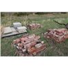 Image 1 : 3 Pallets of Bricks 1 Pallet of Sidewalk Blocks