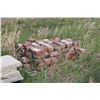 Image 4 : 3 Pallets of Bricks 1 Pallet of Sidewalk Blocks