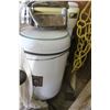Image 4 : Vintage Wringer Washer