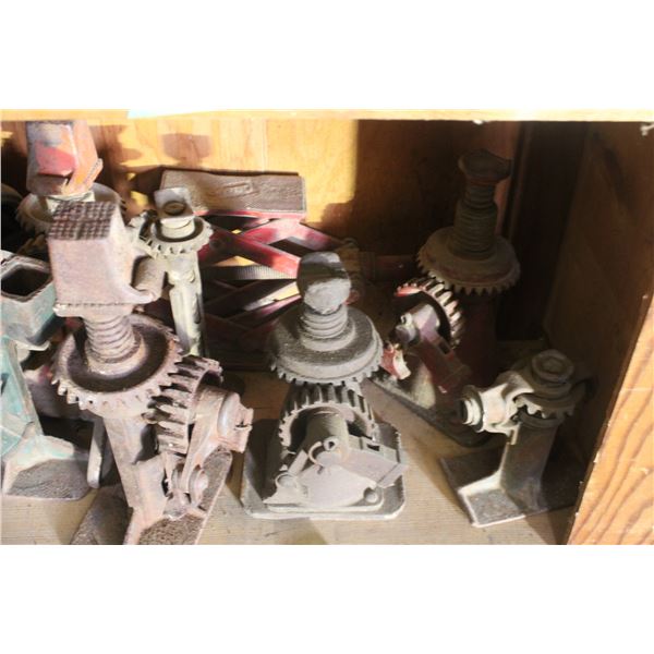 Misc Vintage Bottle Jacks - Jacks