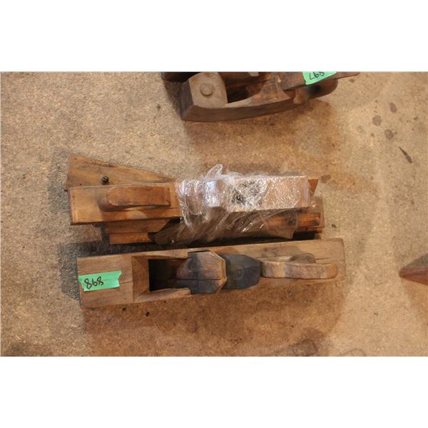 2 Vintage Wood Planes