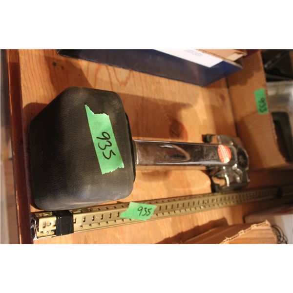 Deluxe Knee Kicker Plus Brackets