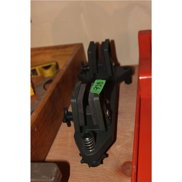 Green Gun Grip Gun Vise