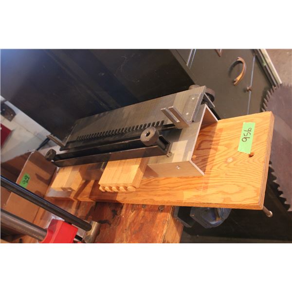 Dovetail Jig Saws