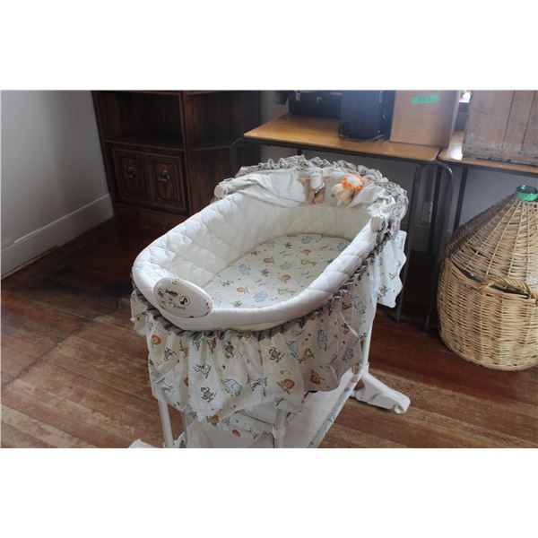 Singing Bassinet Baby Basket