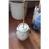 Image 1 : 4 Gallon Imperial Butter Churn with Lid and Plunger