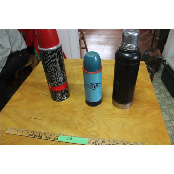 (3) Vintage Thermos