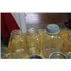 Image 4 : Lot of Vintage Clear Mason Jars