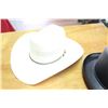 Image 3 : Wrangler Straw Cowboy Hat and Miller Hat