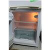 Image 3 : Danby Bar Fridge