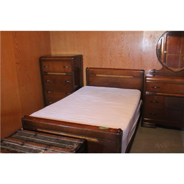 Bedroom Suite Dresser and Makeup Stand