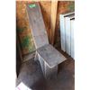 Image 1 : Vintage Handmade Sitting Bench